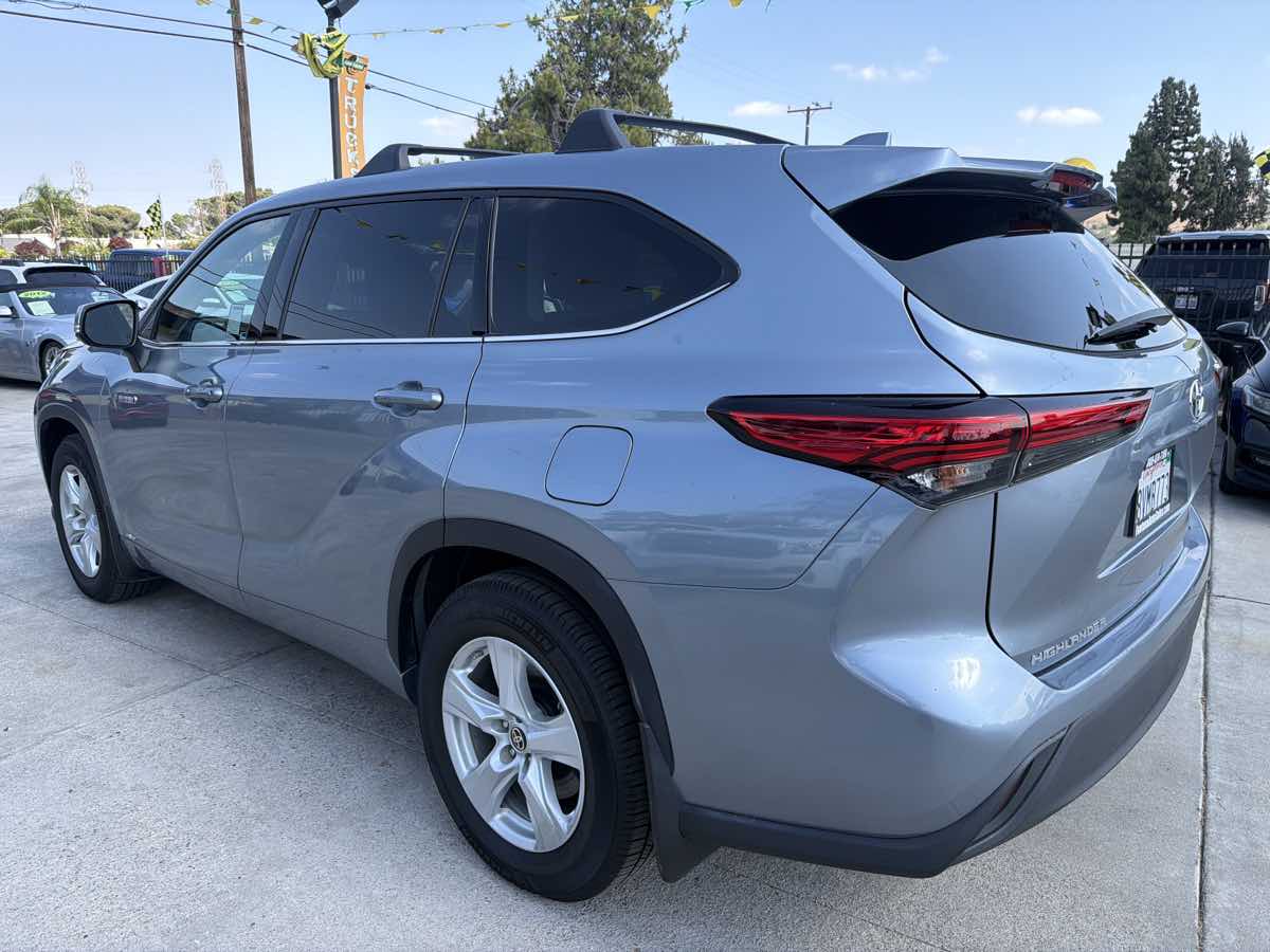 Toyota Highlander photo 3