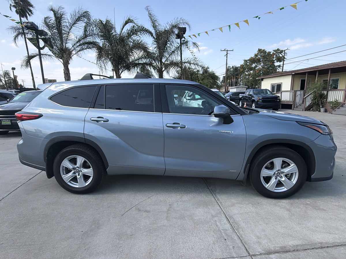 Toyota Highlander photo 6