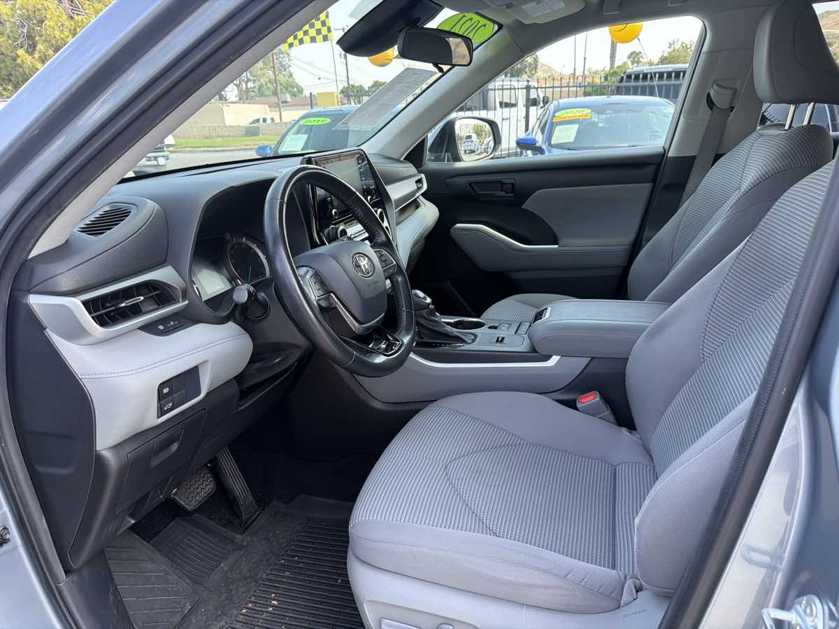 Toyota Highlander photo 9