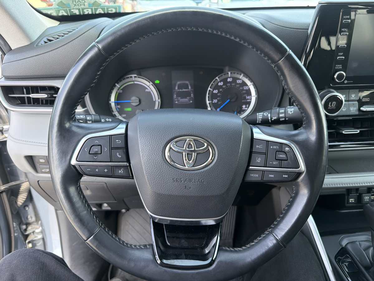 Toyota Highlander photo 13