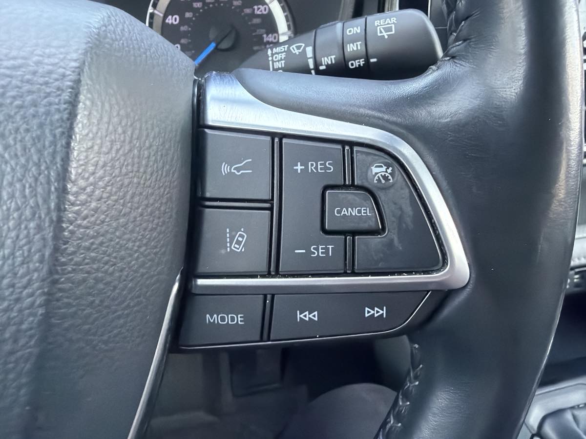 Toyota Highlander photo 16
