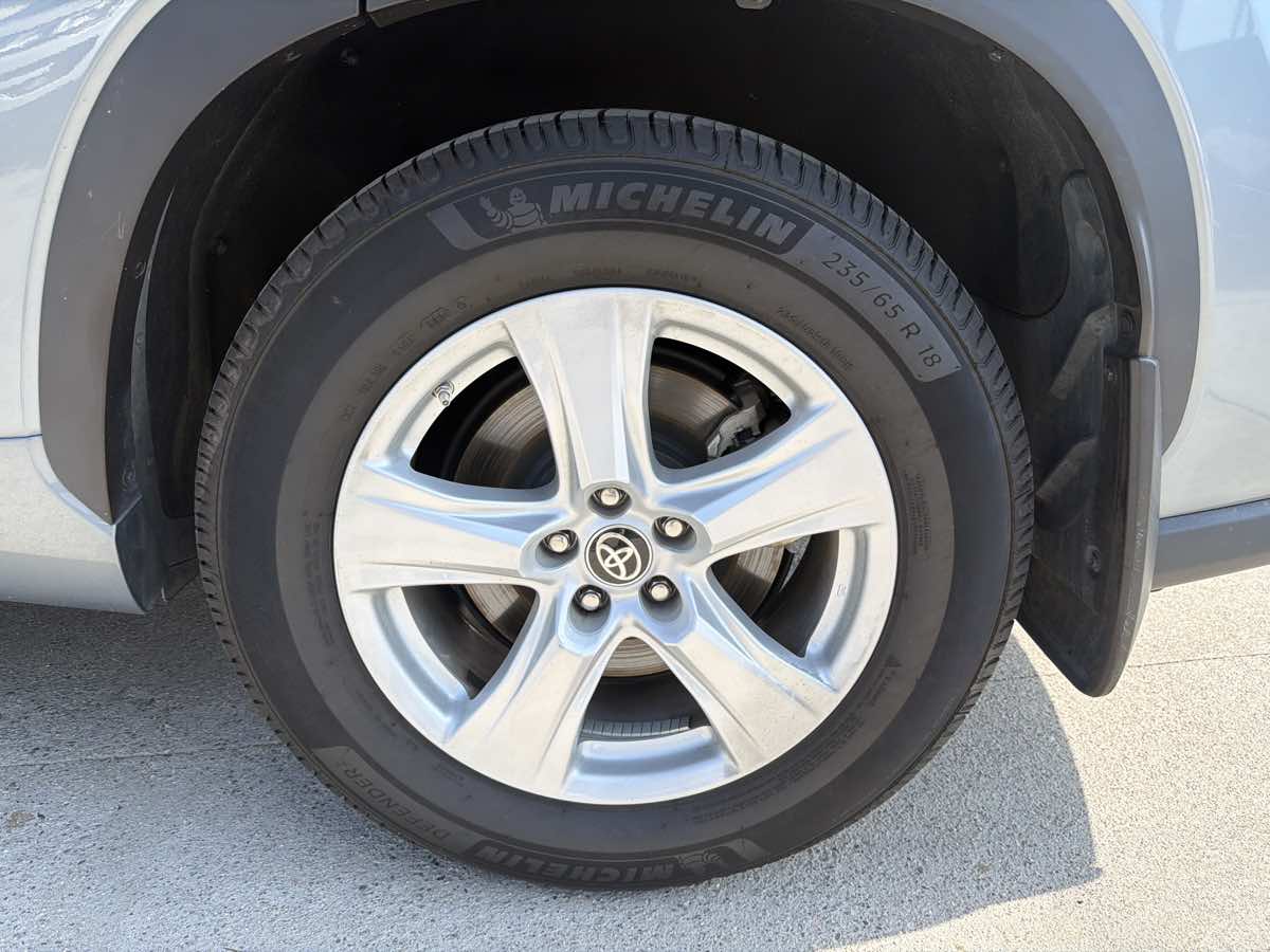 Toyota Highlander photo 34