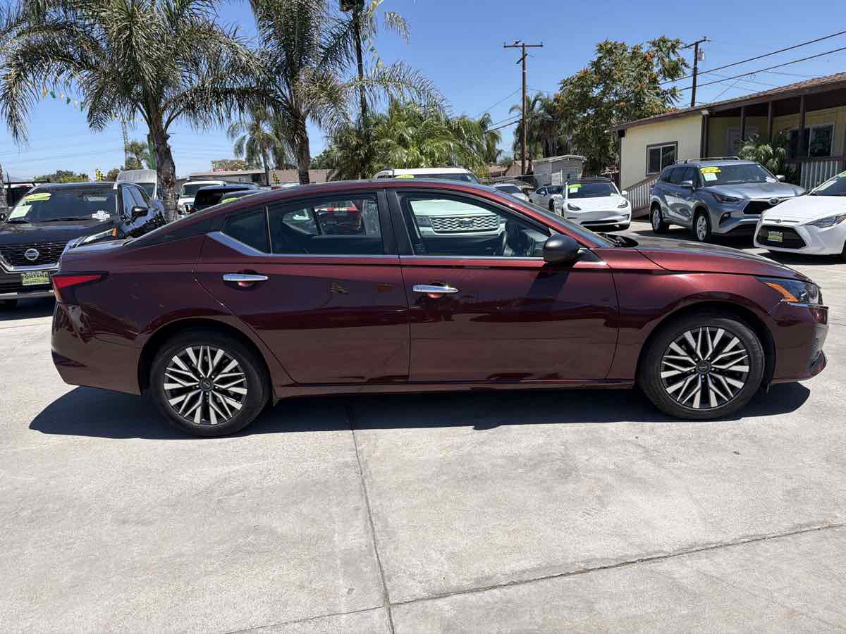 Nissan Altima photo 6