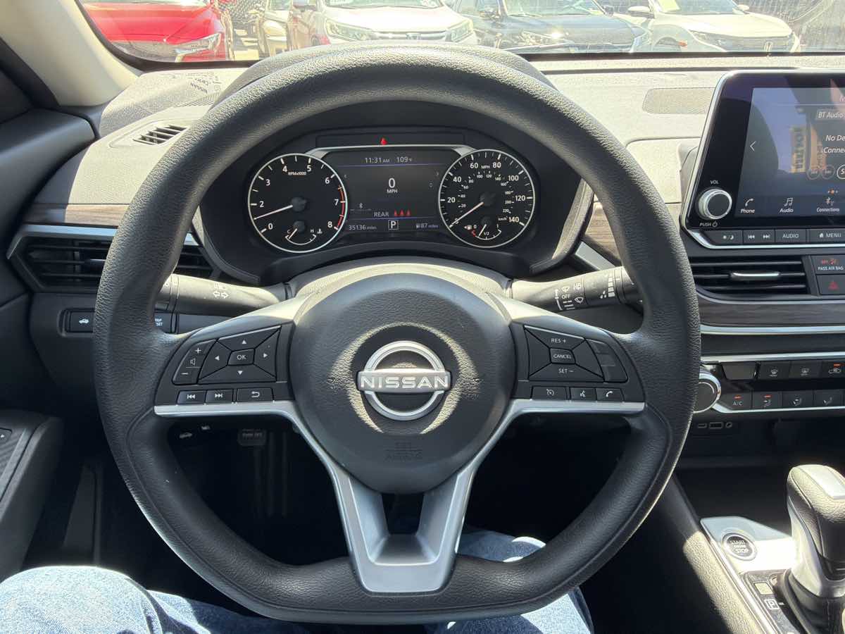 Nissan Altima photo 13