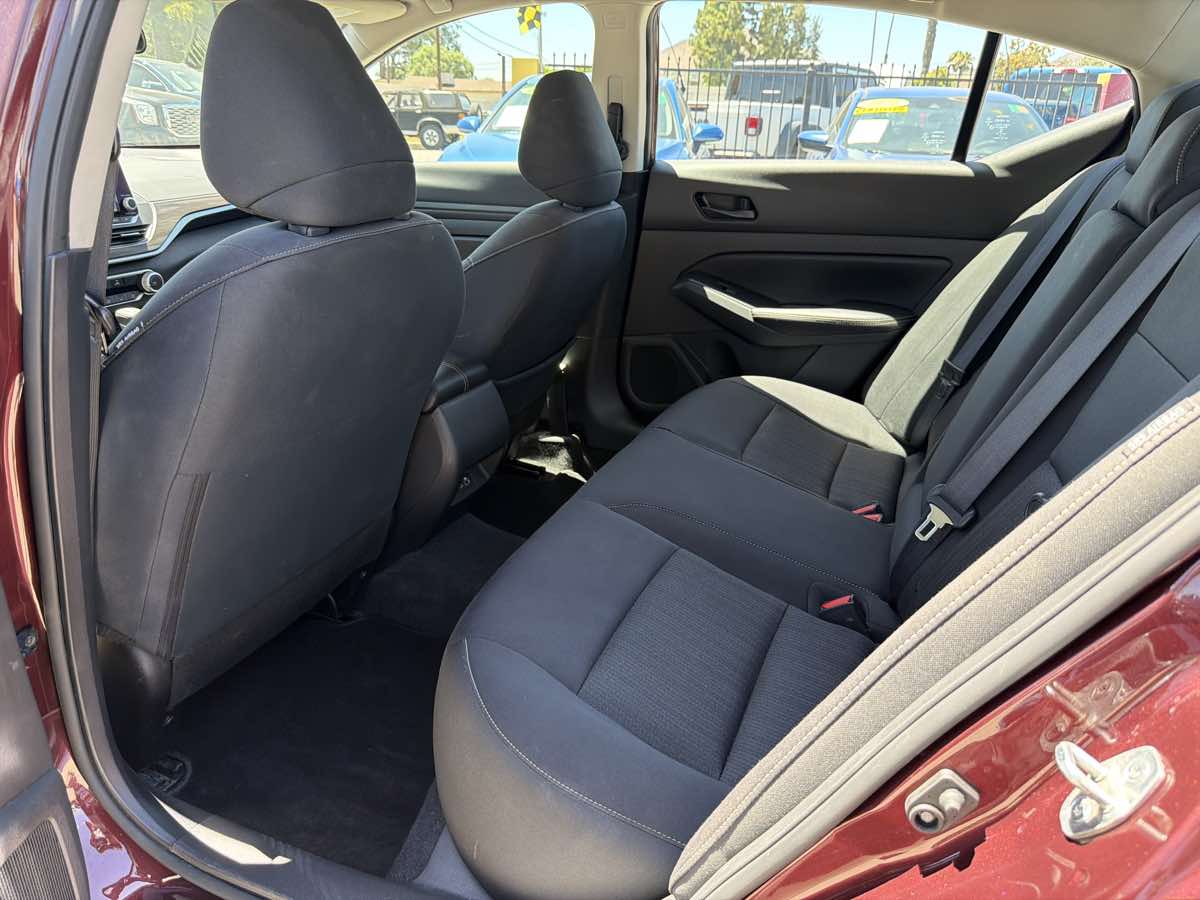 Nissan Altima photo 21