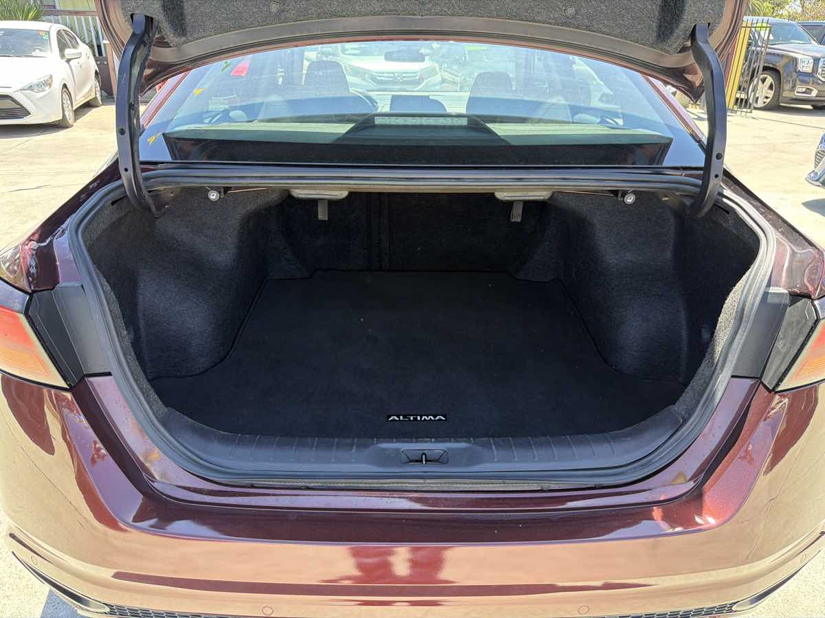 Nissan Altima photo 23