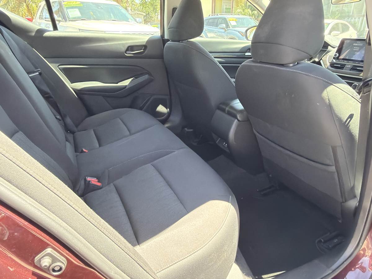 Nissan Altima photo 24