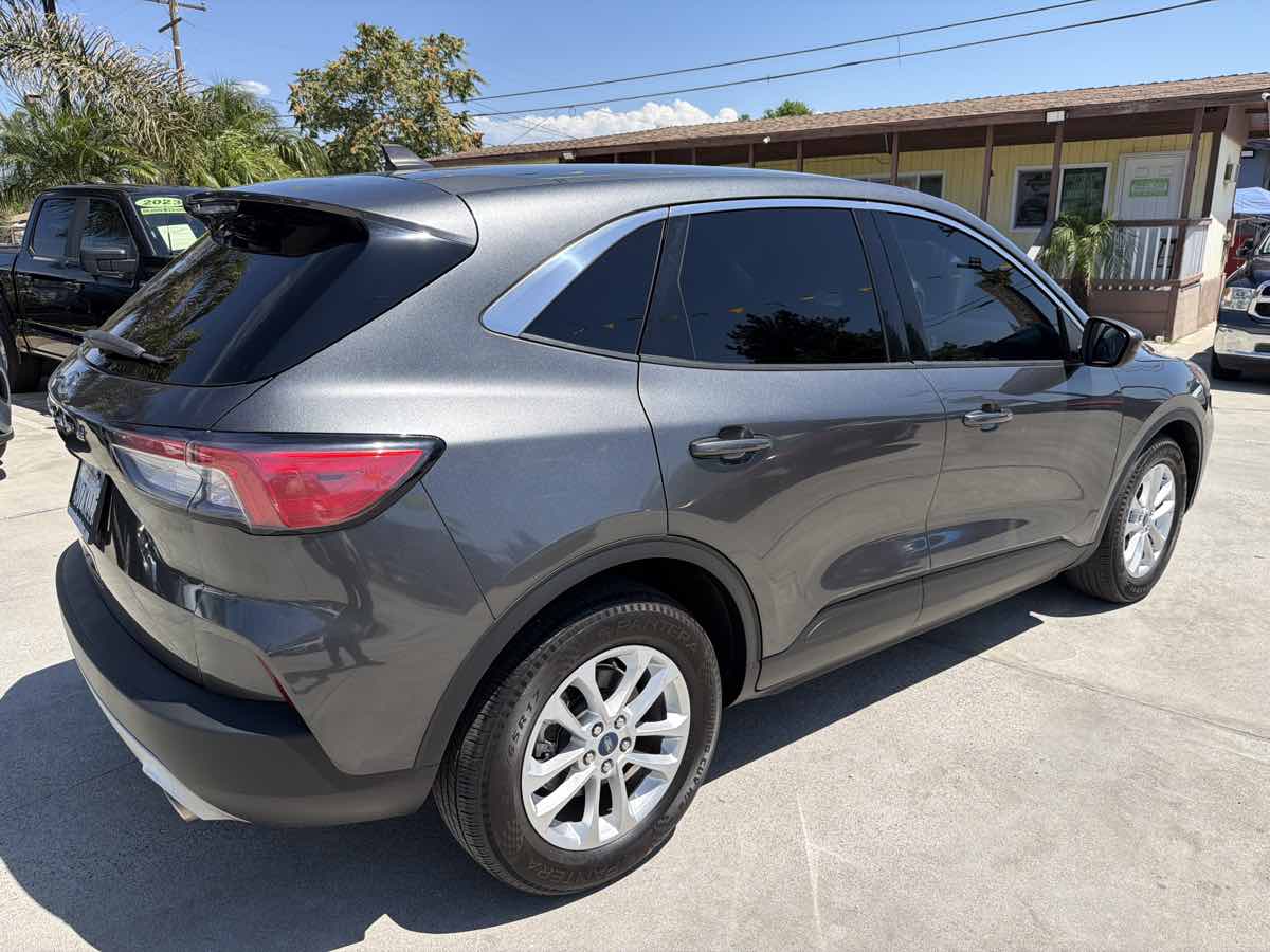 Ford Escape photo 4