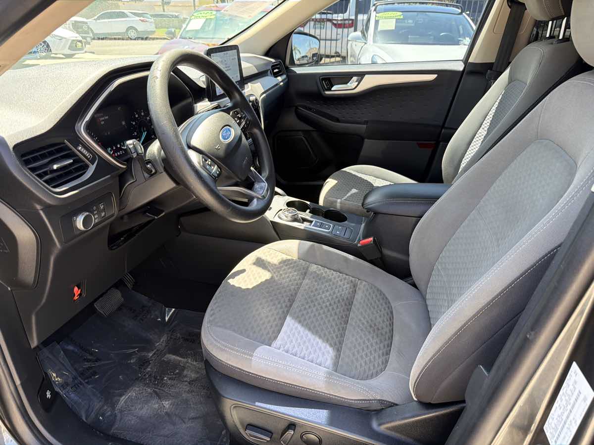 Ford Escape photo 8