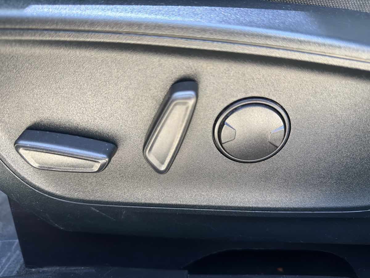 Ford Escape photo 9