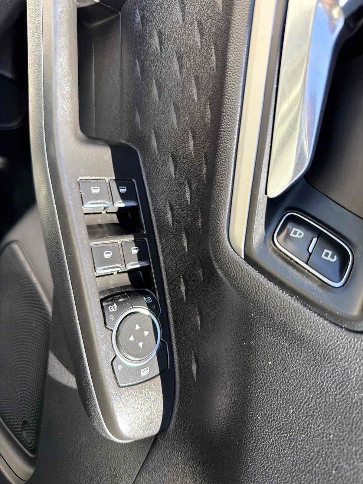 Ford Escape photo 10
