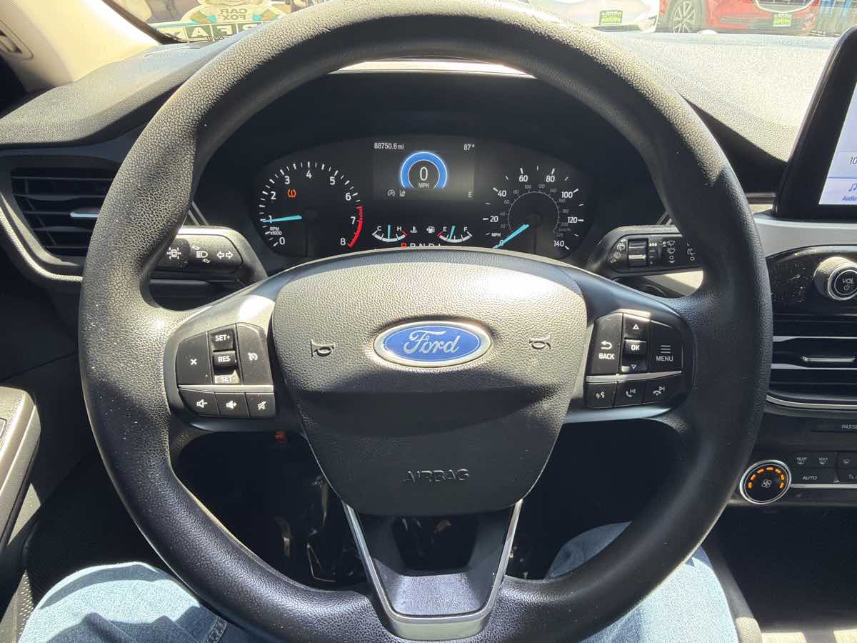 Ford Escape photo 11