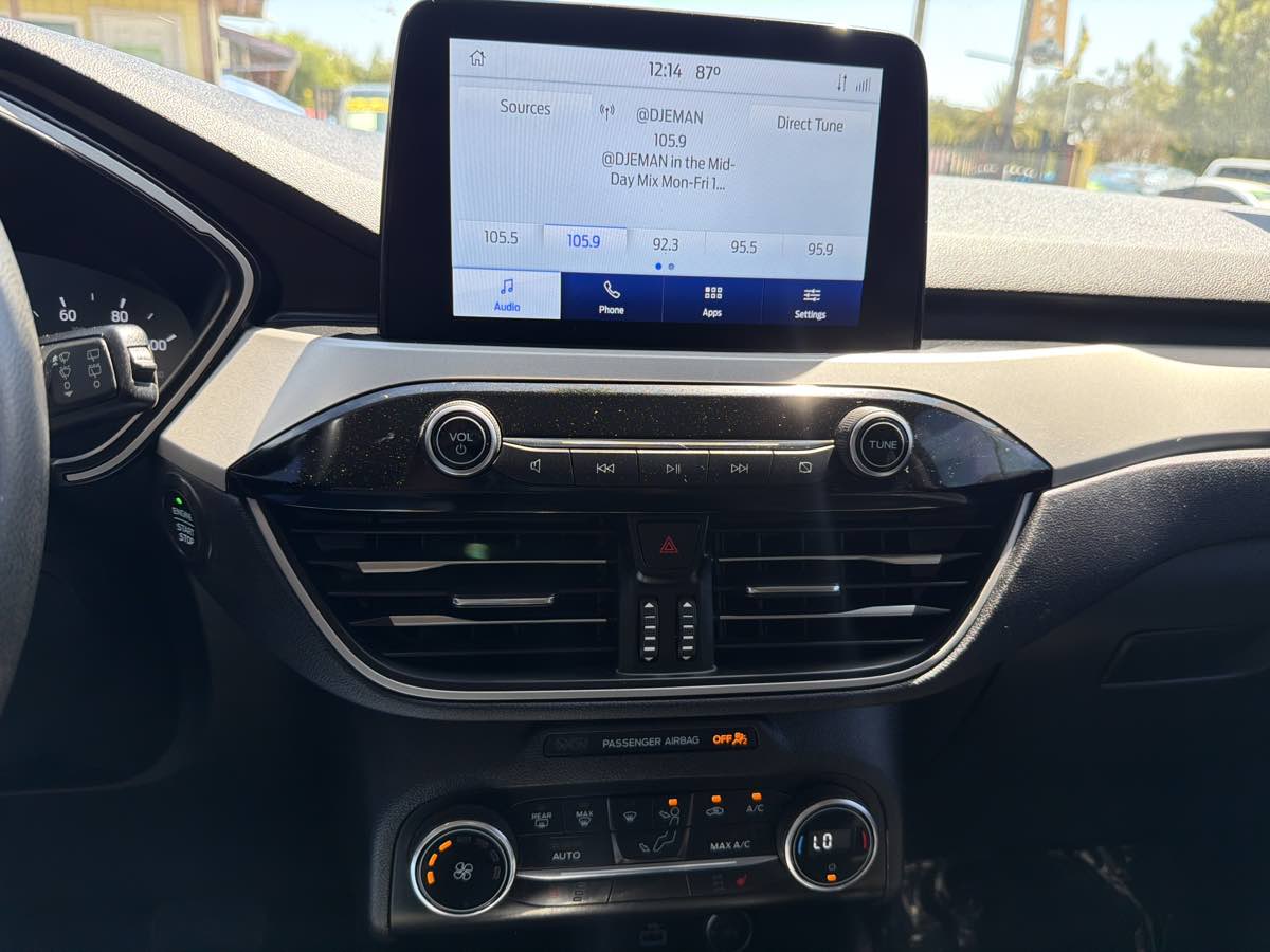 Ford Escape photo 16