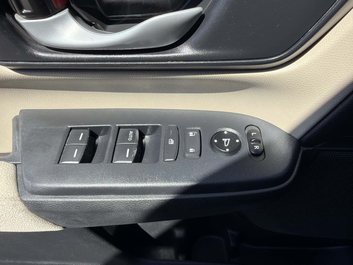 Honda CR-V photo 10