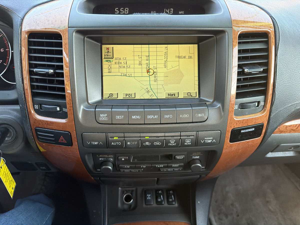 Lexus GX photo 22