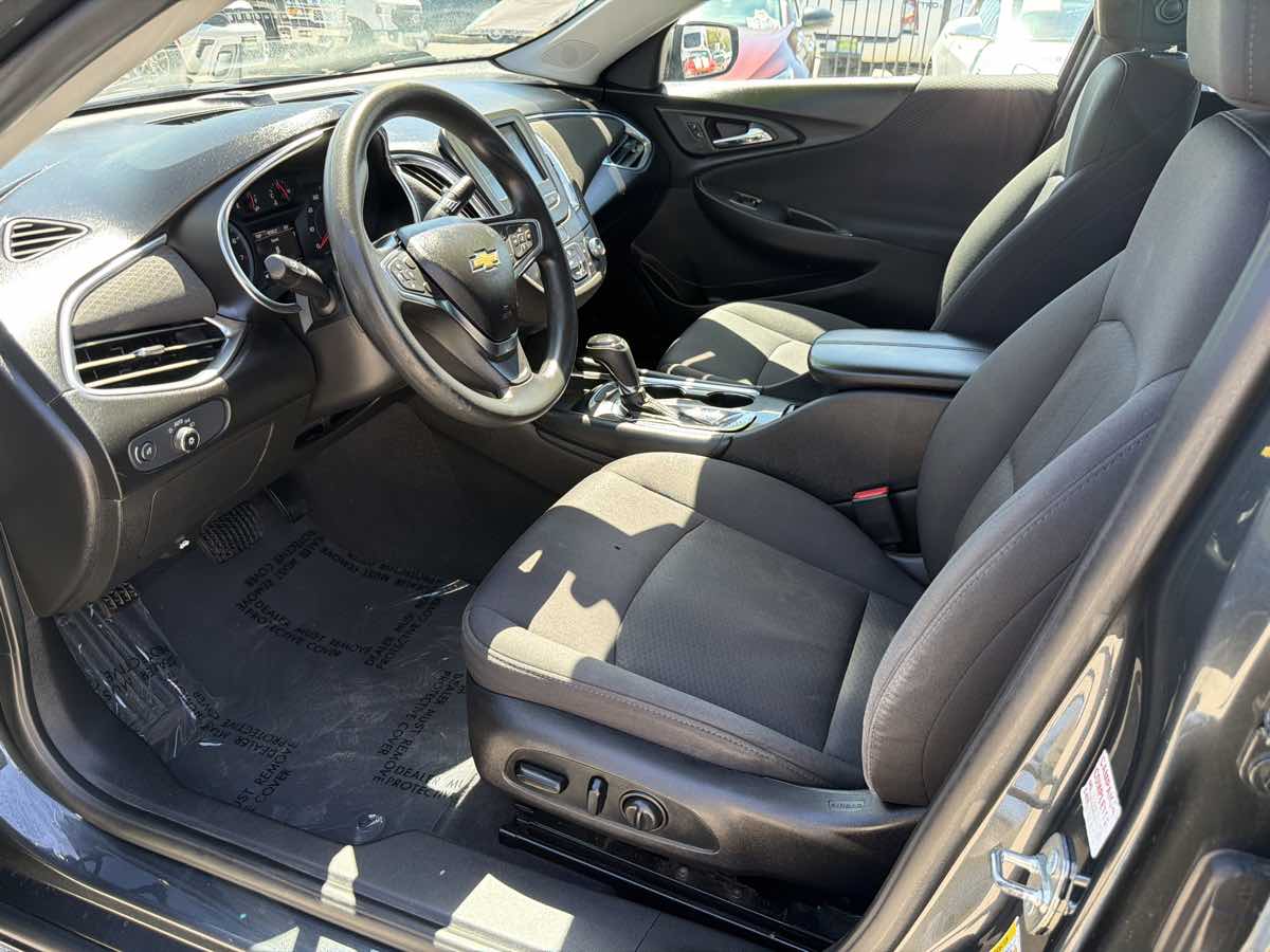 Chevrolet Malibu photo 9