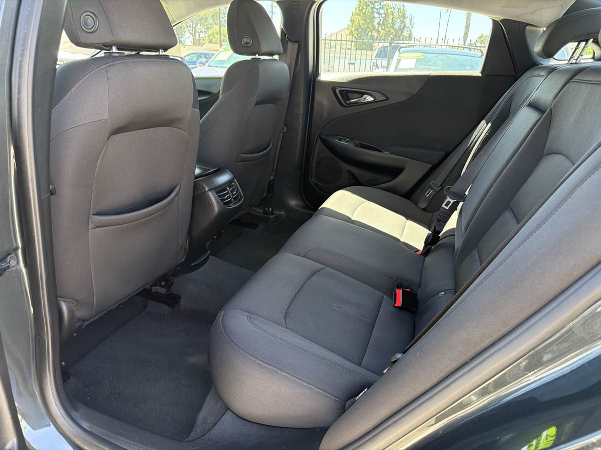 Chevrolet Malibu photo 18