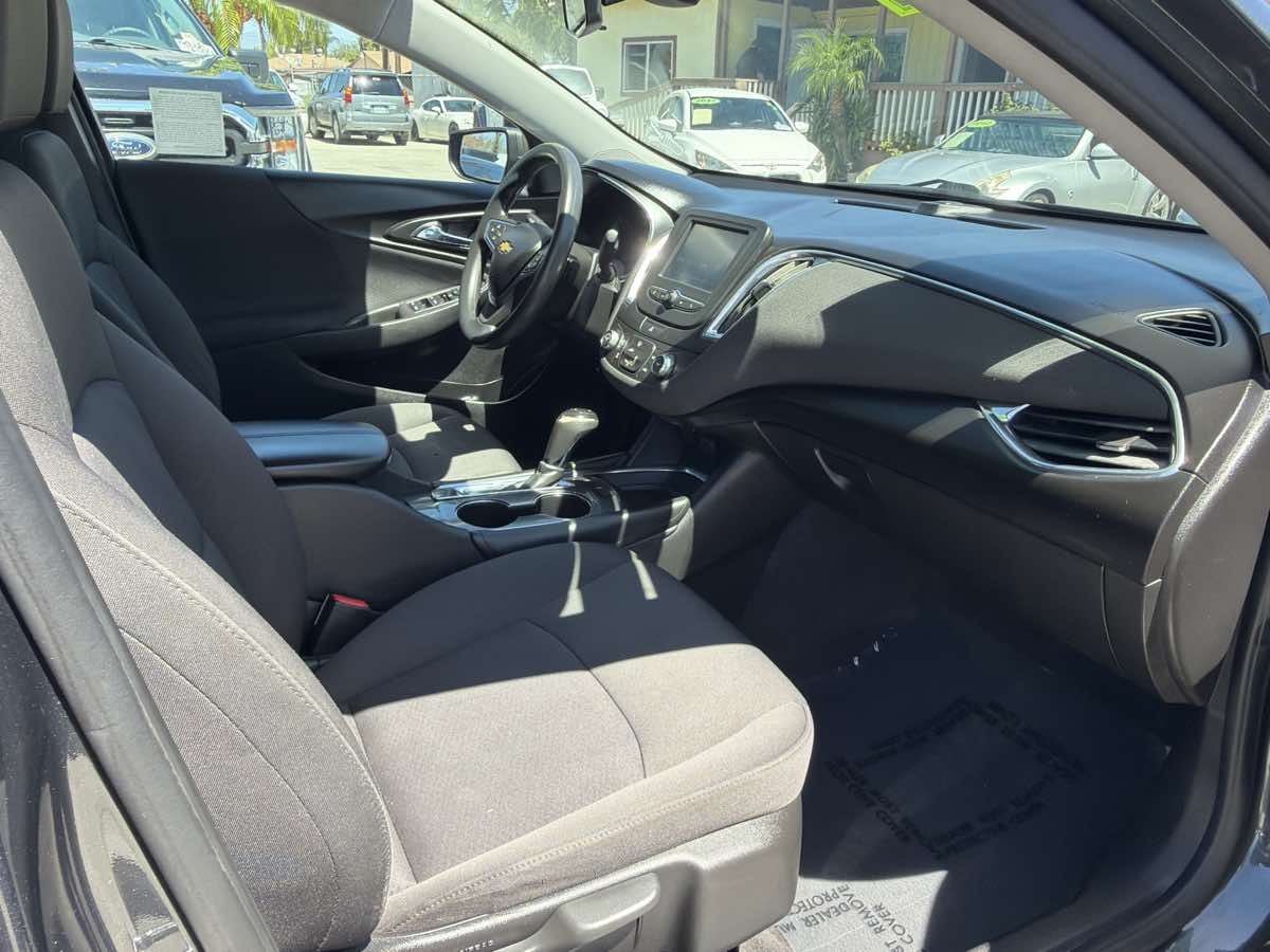 Chevrolet Malibu photo 21