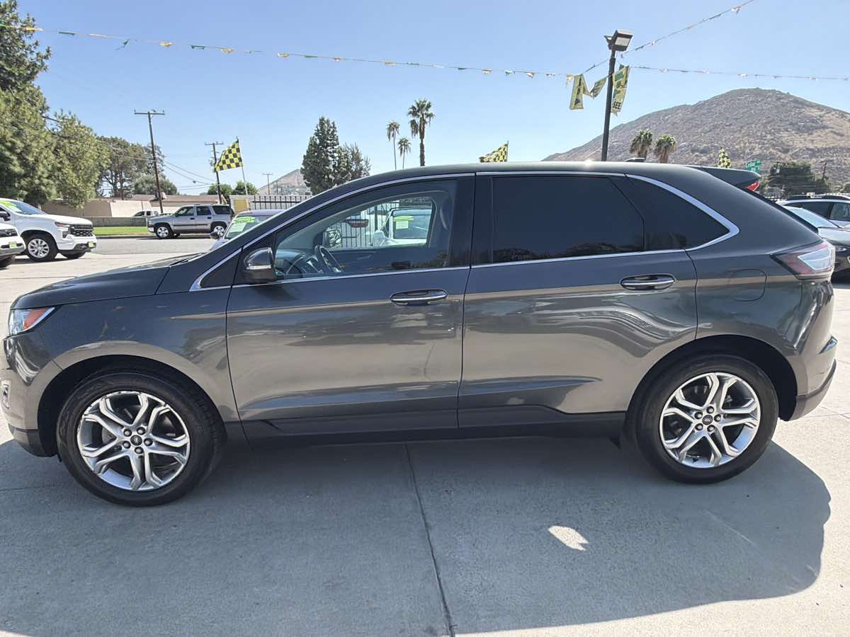 Ford Edge photo 2