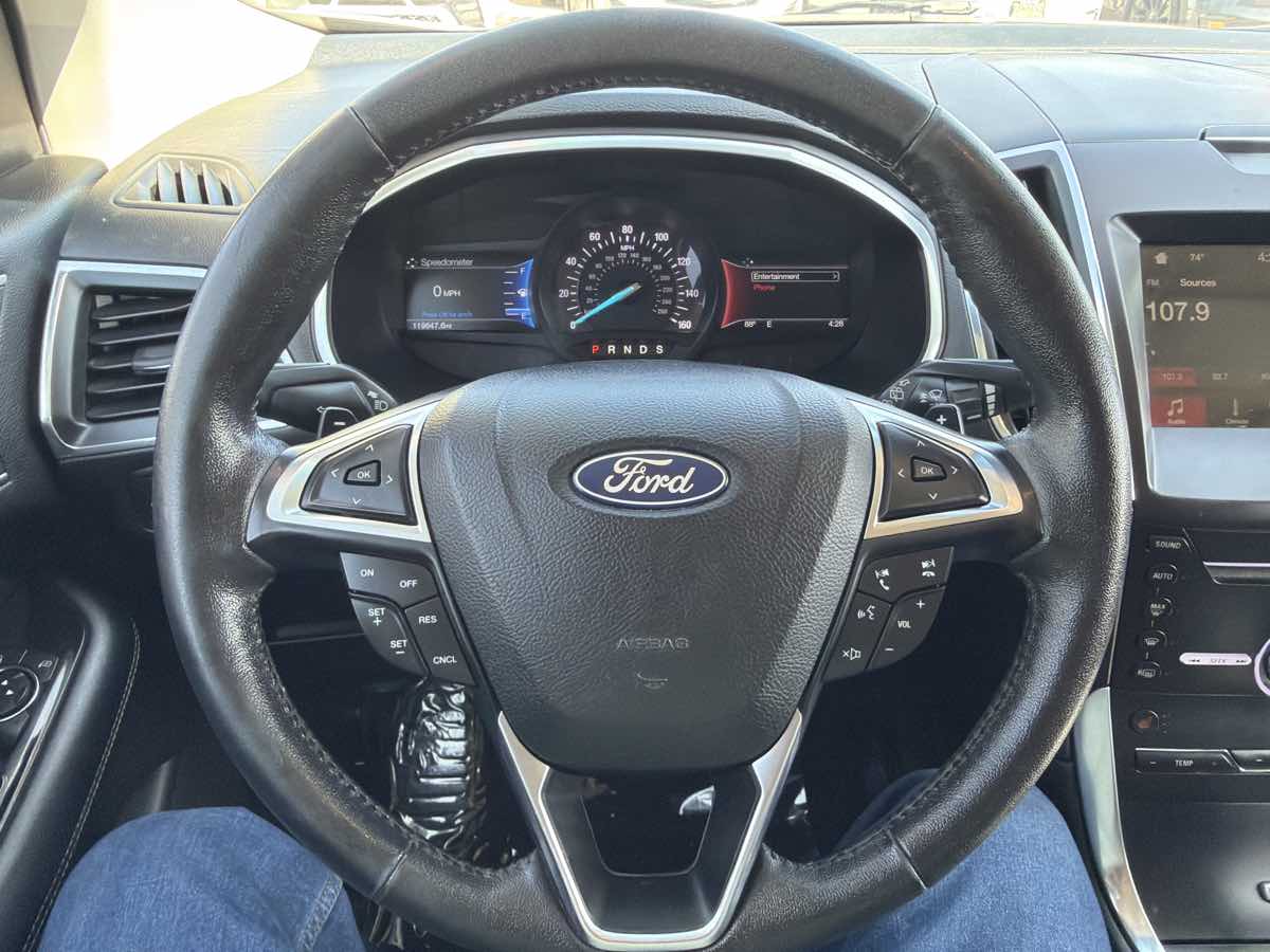 Ford Edge photo 13