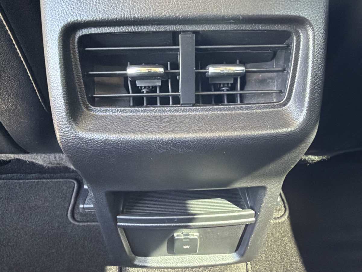 Ford Edge photo 22