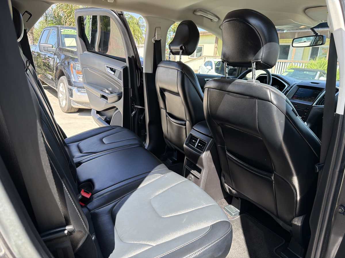 Ford Edge photo 23