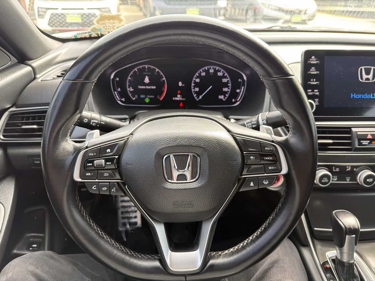 Honda Accord photo 13