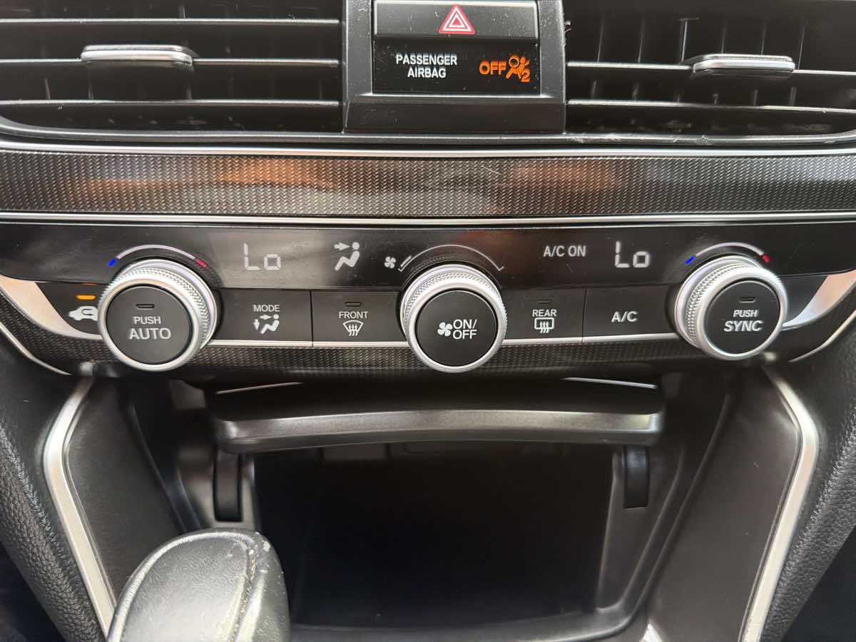 Honda Accord photo 19
