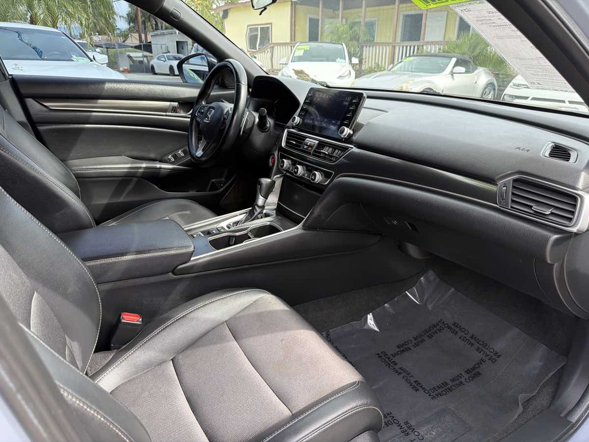Honda Accord photo 26
