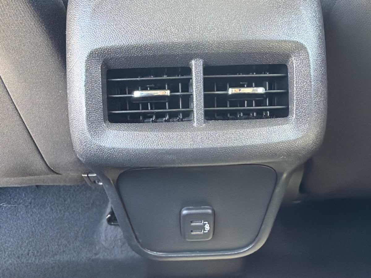 Chevrolet Equinox photo 23