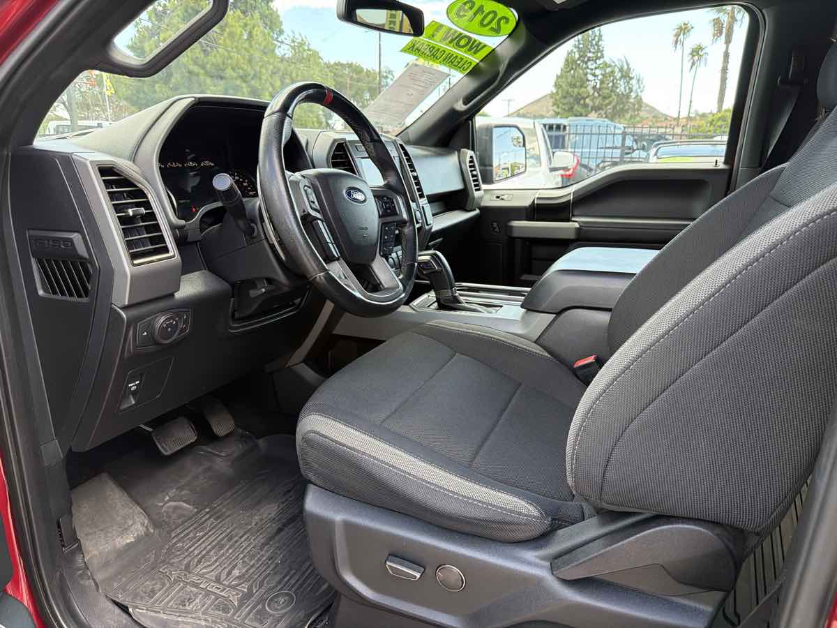 Ford F-150 photo 9