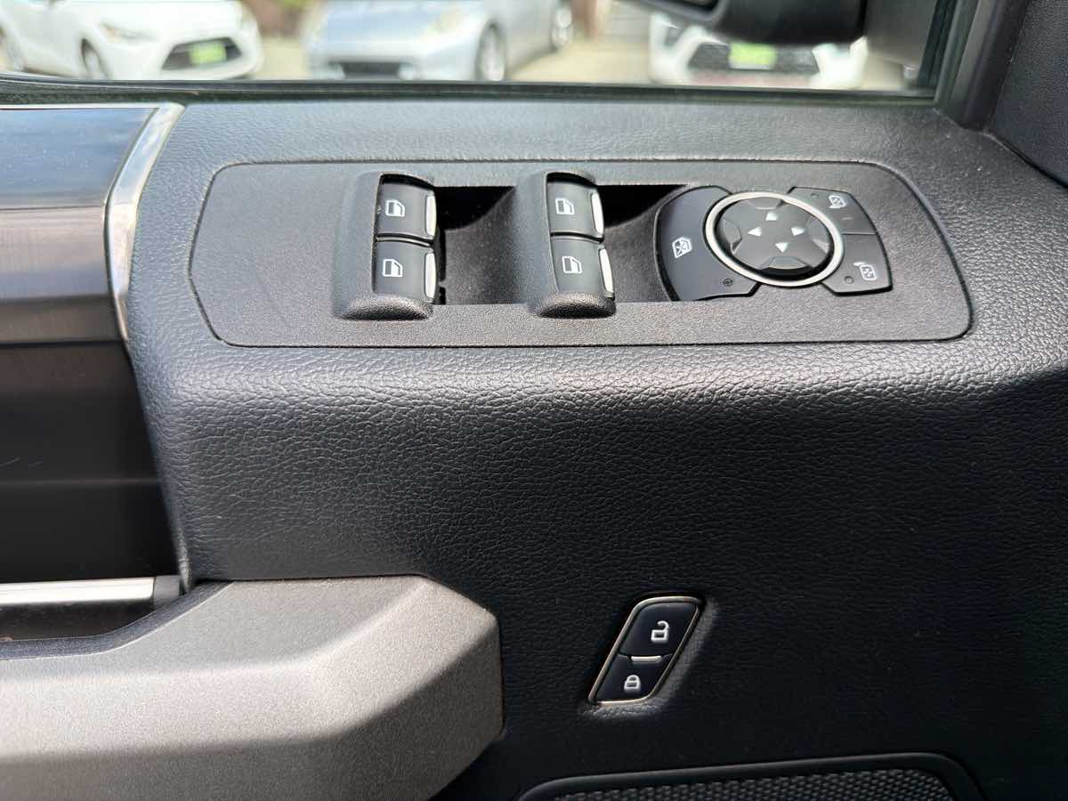 Ford F-150 photo 11