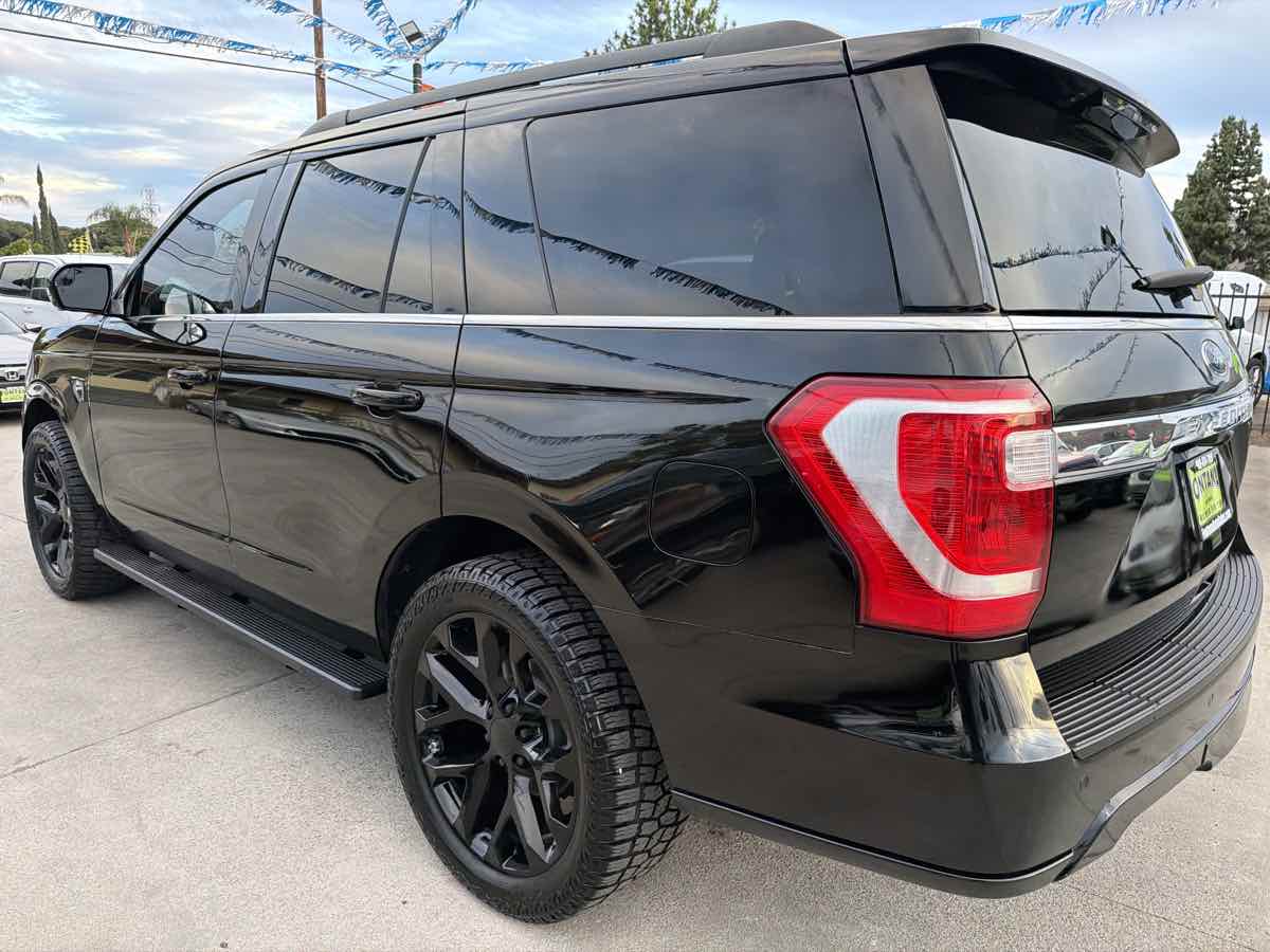 Ford Expedition photo 3