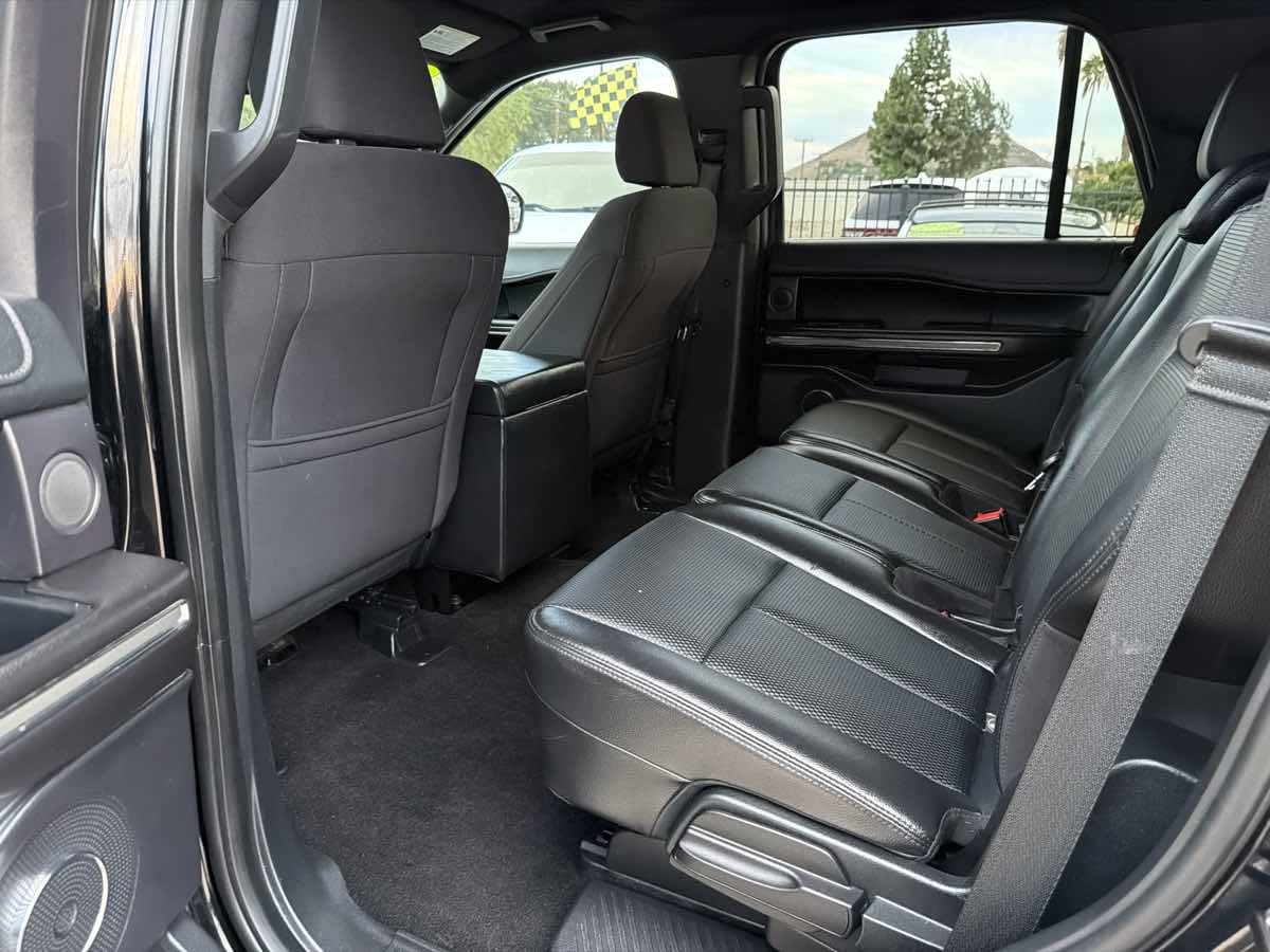 Ford Expedition photo 19