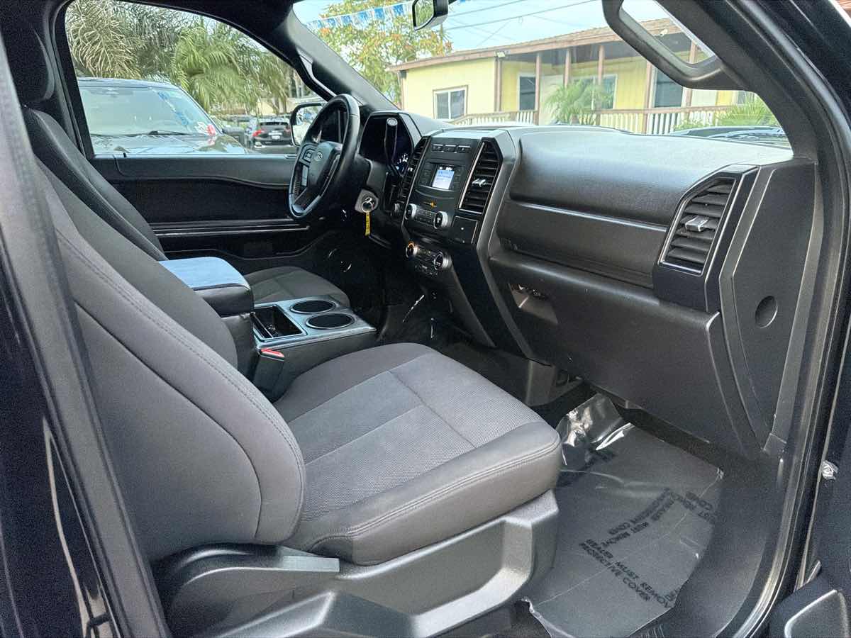 Ford Expedition photo 24