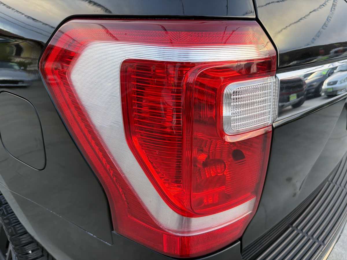 Ford Expedition photo 30