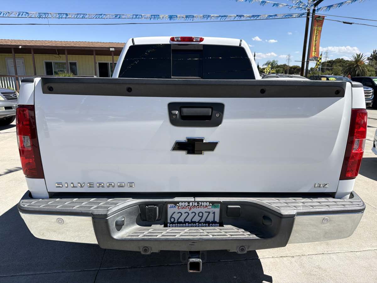 Chevrolet Silverado photo 4