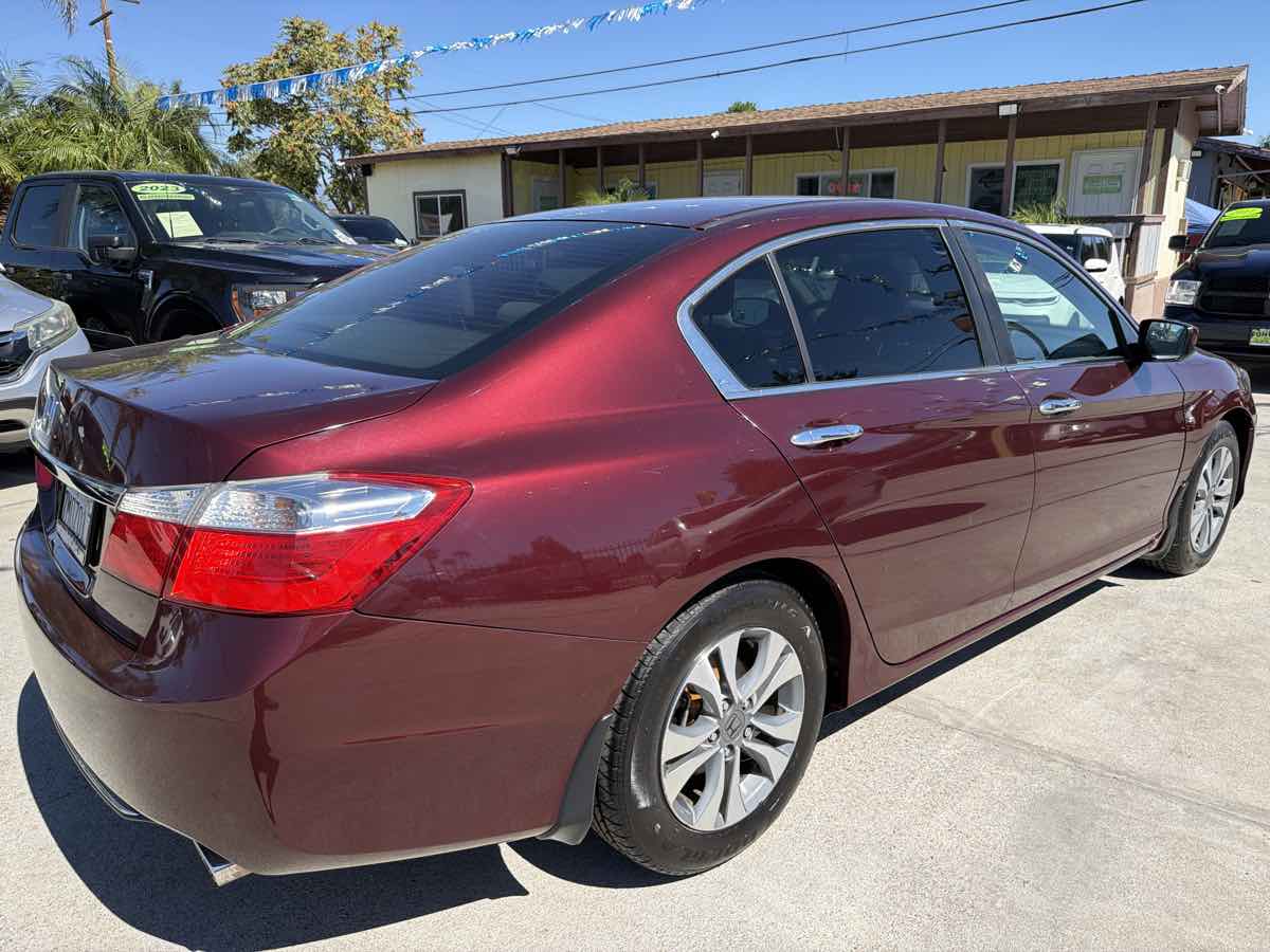 Honda Accord photo 5