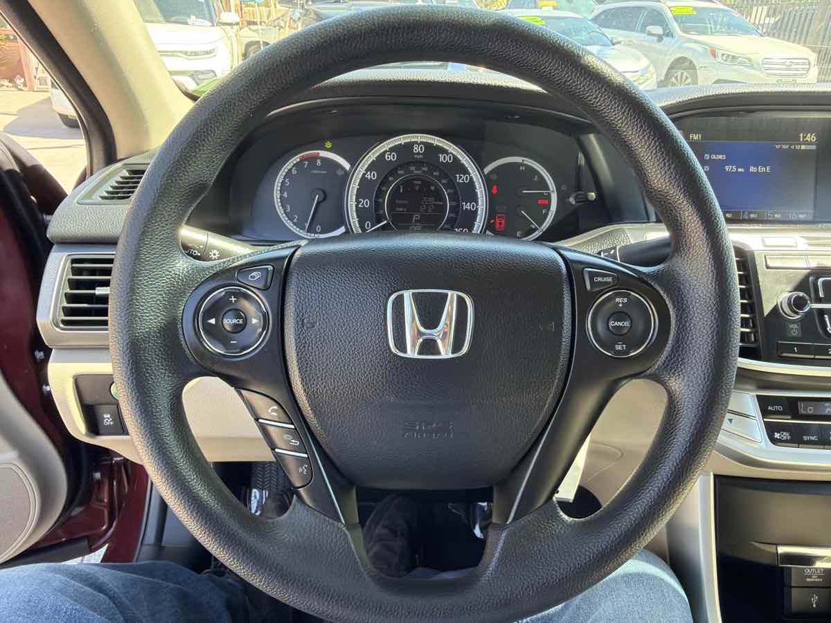 Honda Accord photo 12