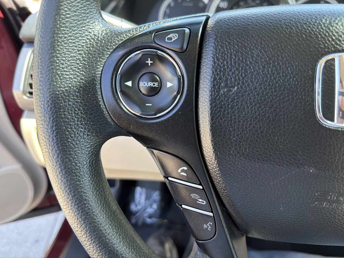 Honda Accord photo 14