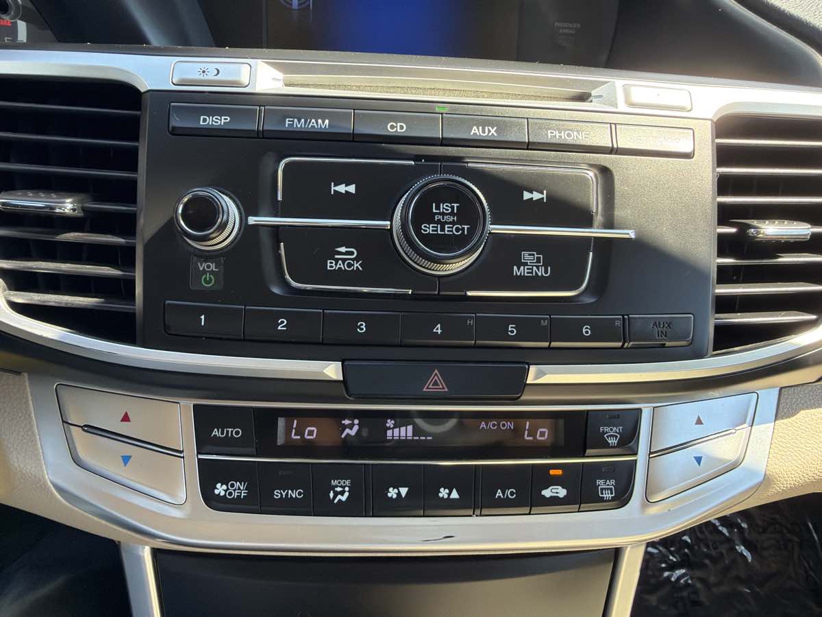 Honda Accord photo 19