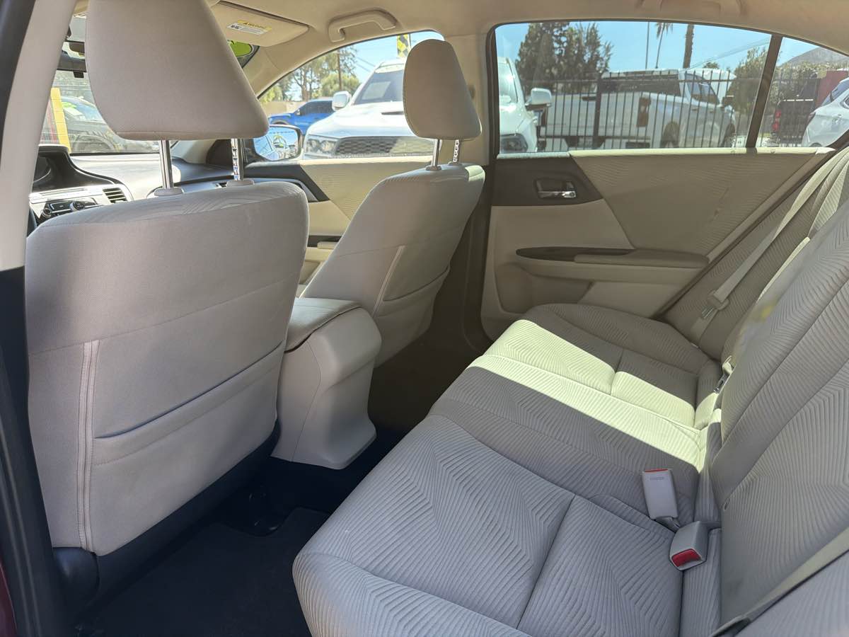 Honda Accord photo 21