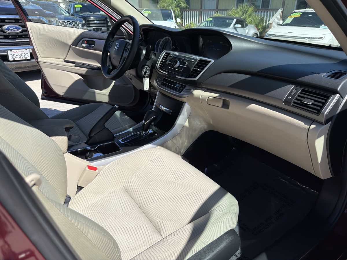 Honda Accord photo 25