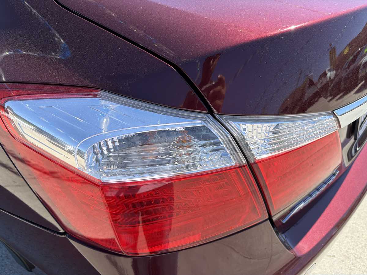 Honda Accord photo 30