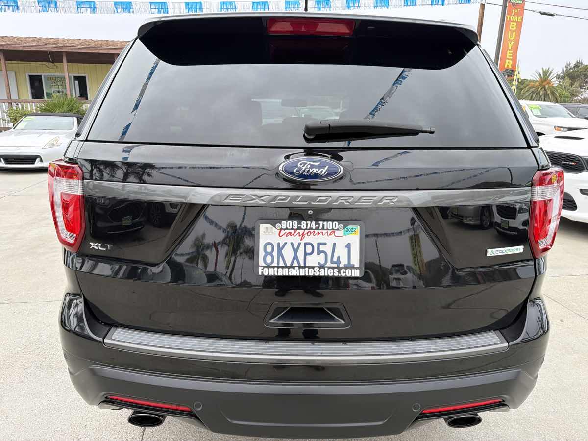 Ford Explorer photo 4