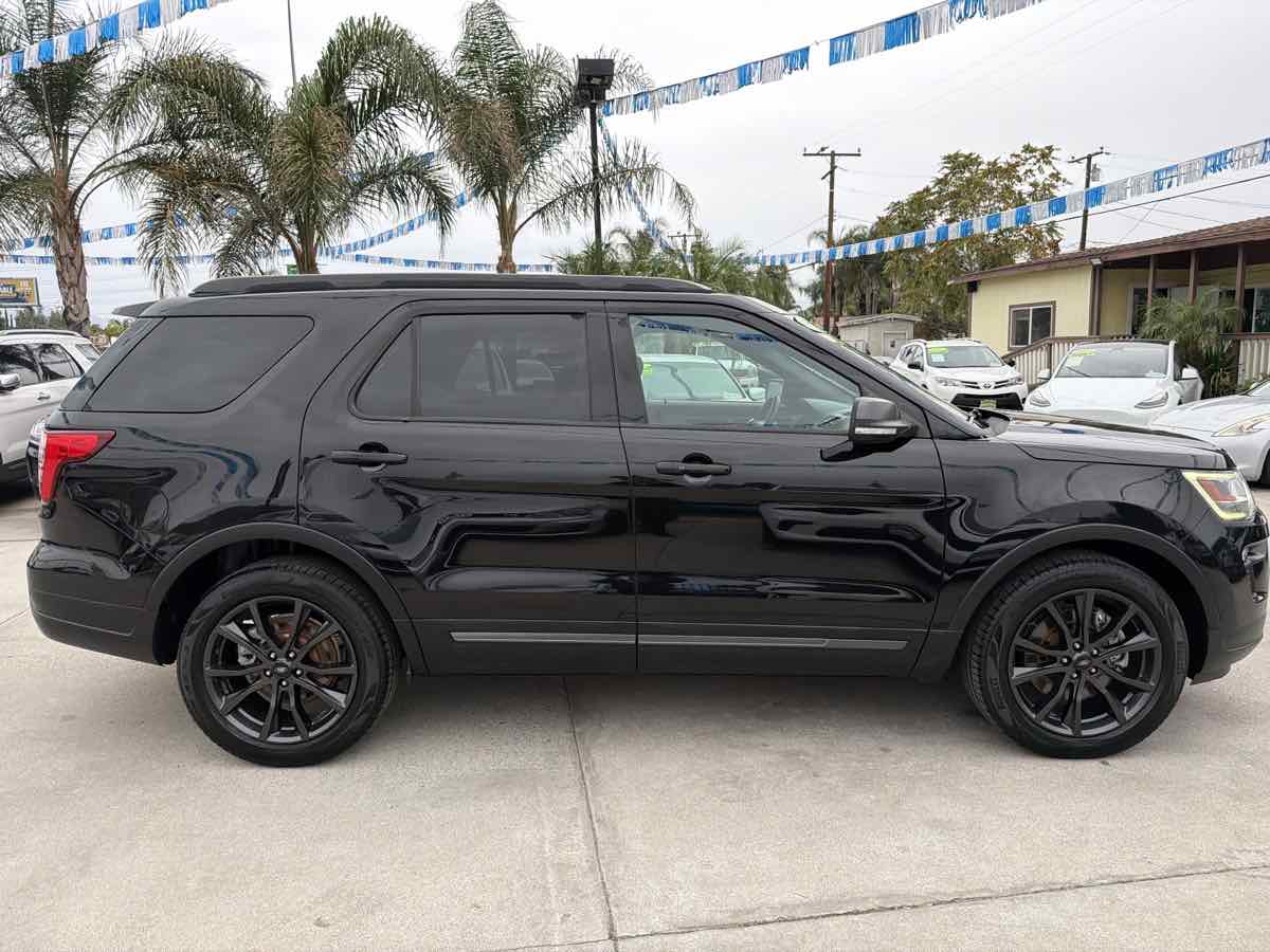 Ford Explorer photo 6