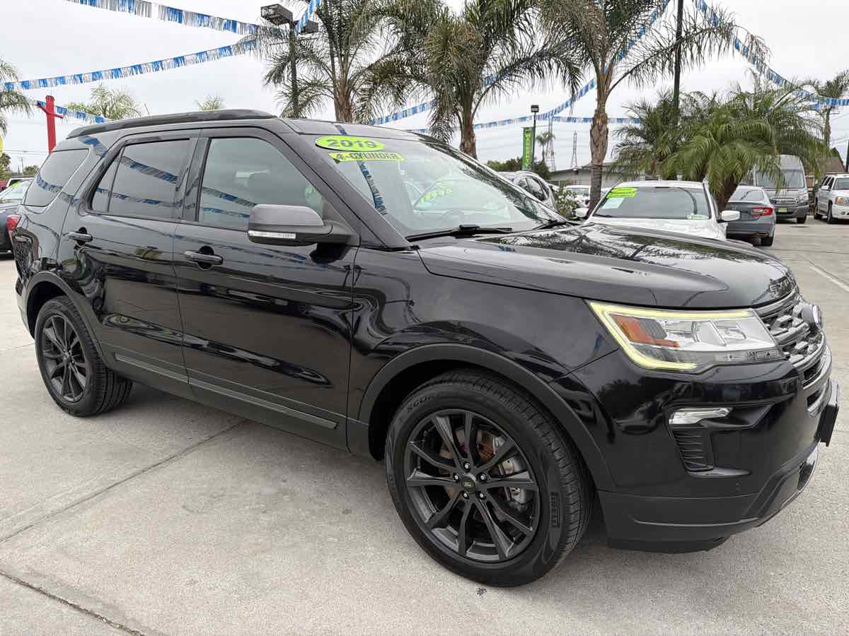 Ford Explorer photo 7