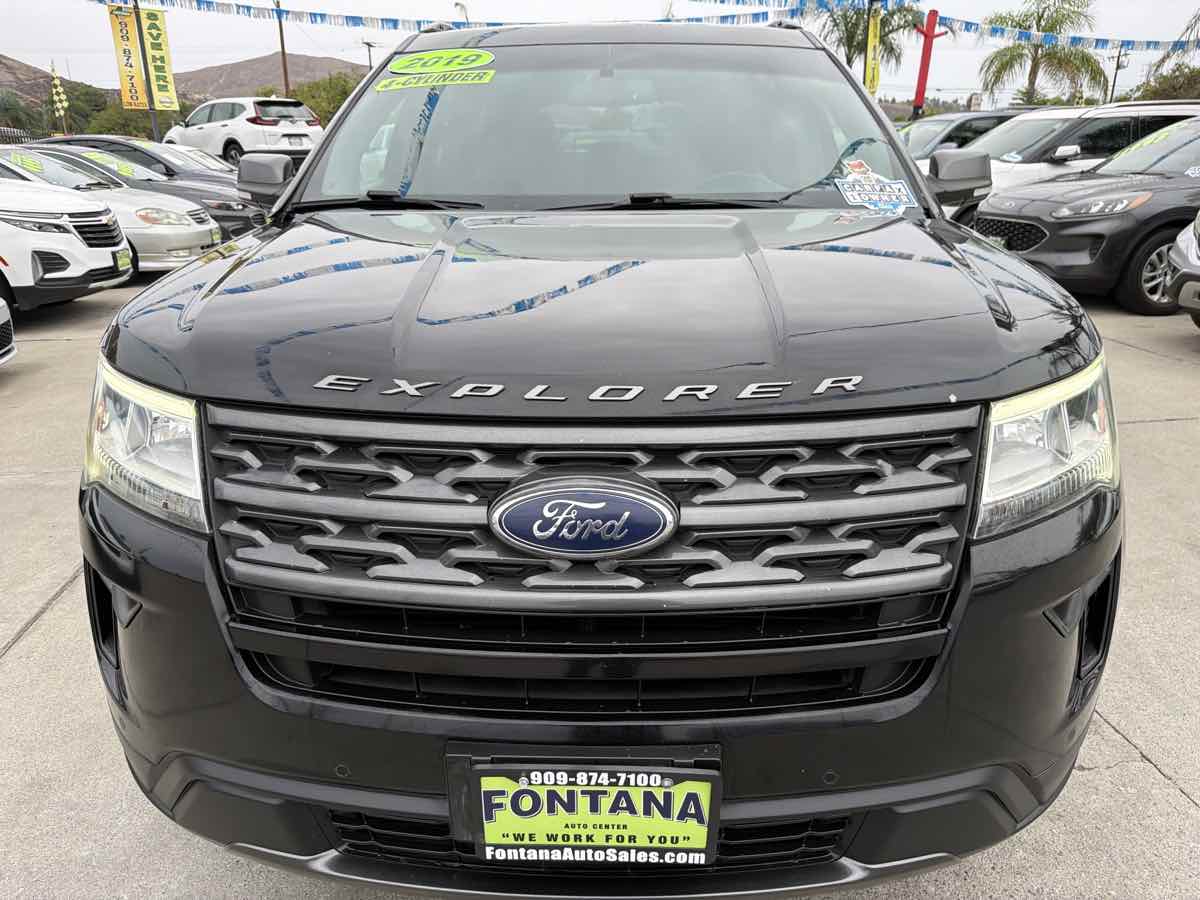 Ford Explorer photo 8