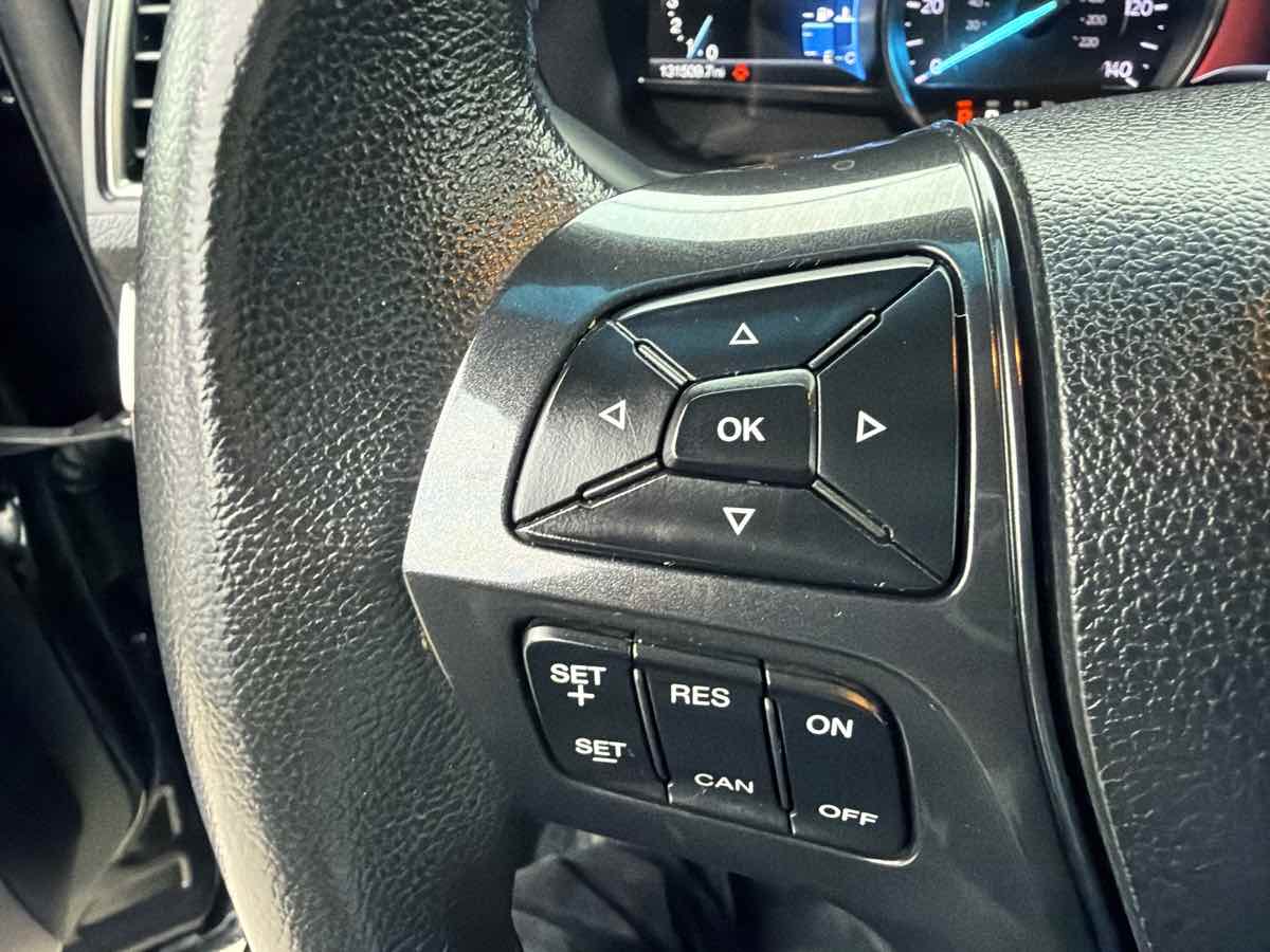 Ford Explorer photo 15
