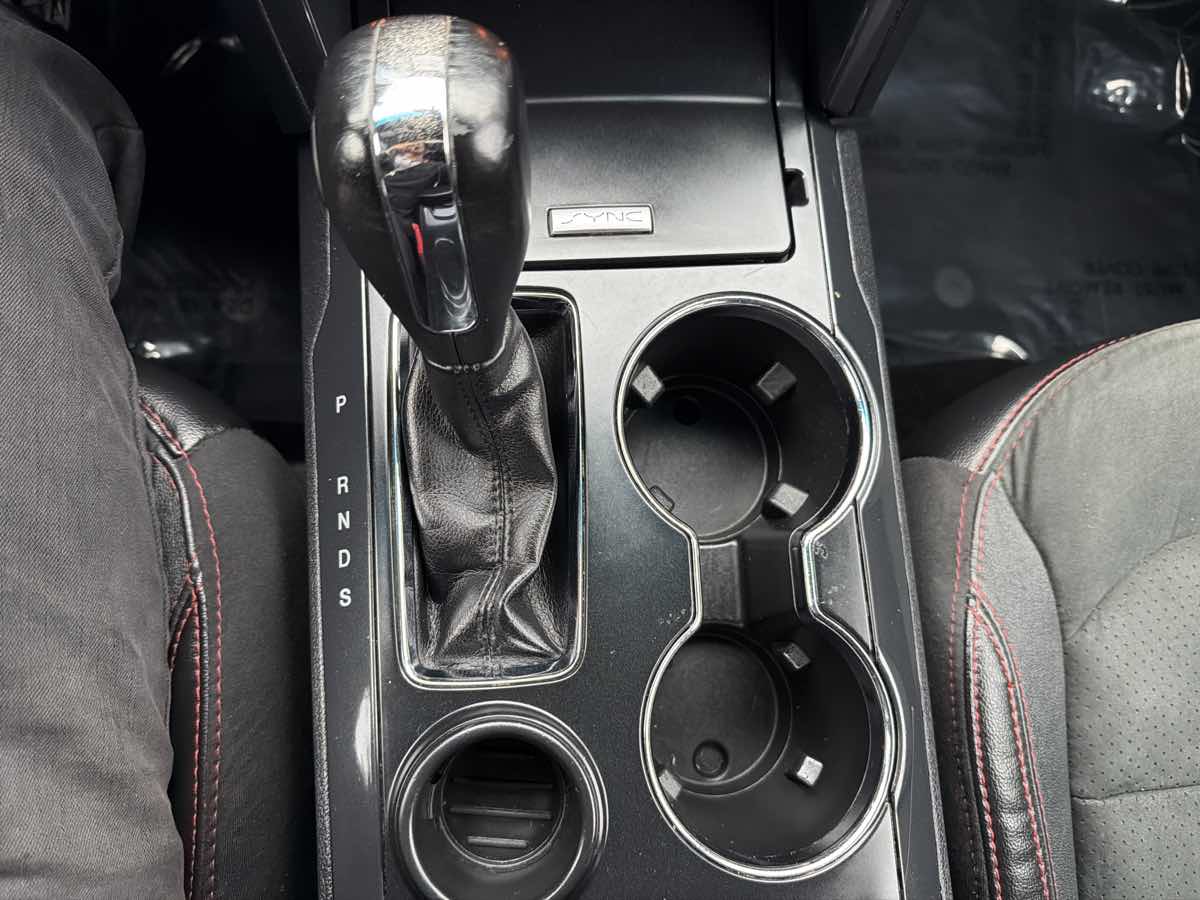 Ford Explorer photo 21